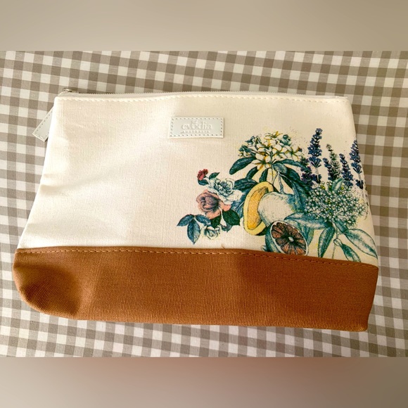 Evodia Handbags - Evodia Canvas Floral Print Bag